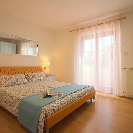公寓 Modernes Mit Privater Terrasse, Grillbereich, Spielplatz, Liegen, Privatparkplatz 波雷奇