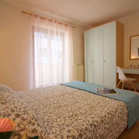 公寓 Modernes Mit Privater Terrasse, Grillbereich, Spielplatz, Liegen, Privatparkplatz