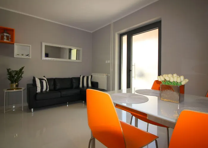 Modernes Mit Privater Terrasse, Grillbereich, Spielplatz, Liegen, Privatparkplatz Porec